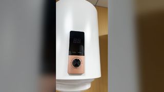 آب گرم بر حسب تقاضا: آبگرمکن ذخیره سازی برقی